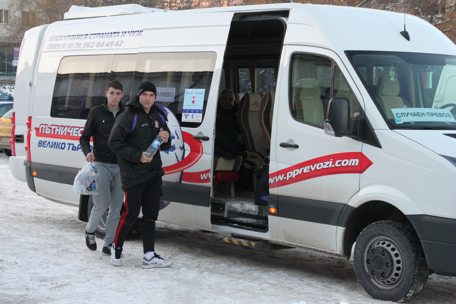 Горещи новини | „Етър” тръгна за Анталия с осем футболисти