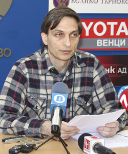 Общество | Господин Гюров, представител на протестиращите във Велико Търново: “Подменени са исканията на протестите до институциите”