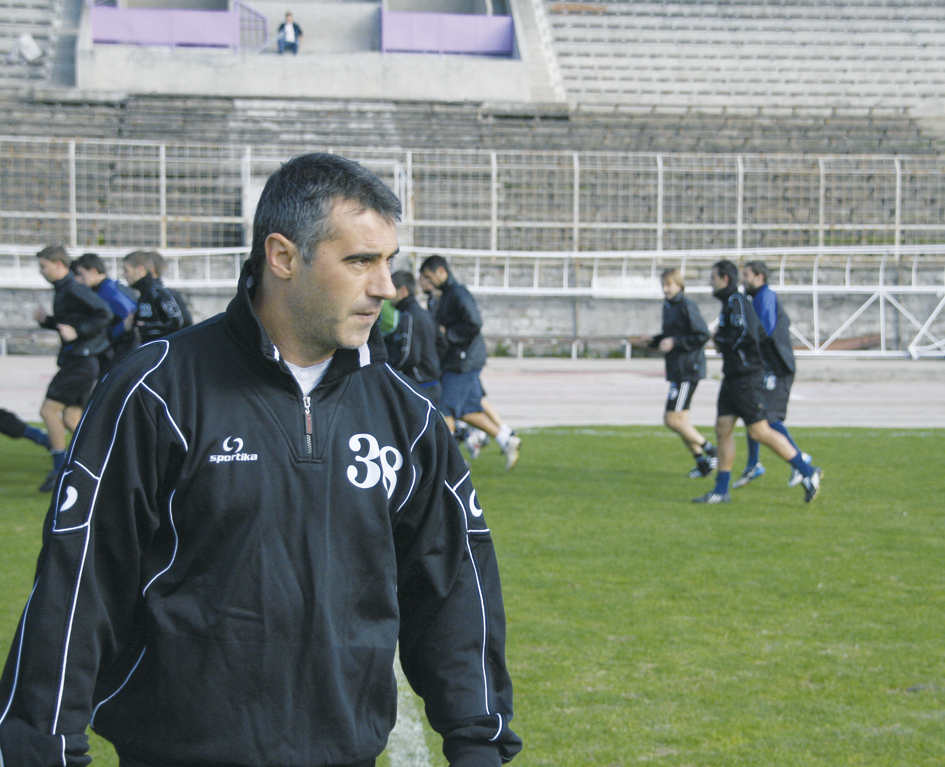 Спорт | Фейзи Илханлъ не дойде в Сливен, Сашо Ангелов отказа треньорския пост