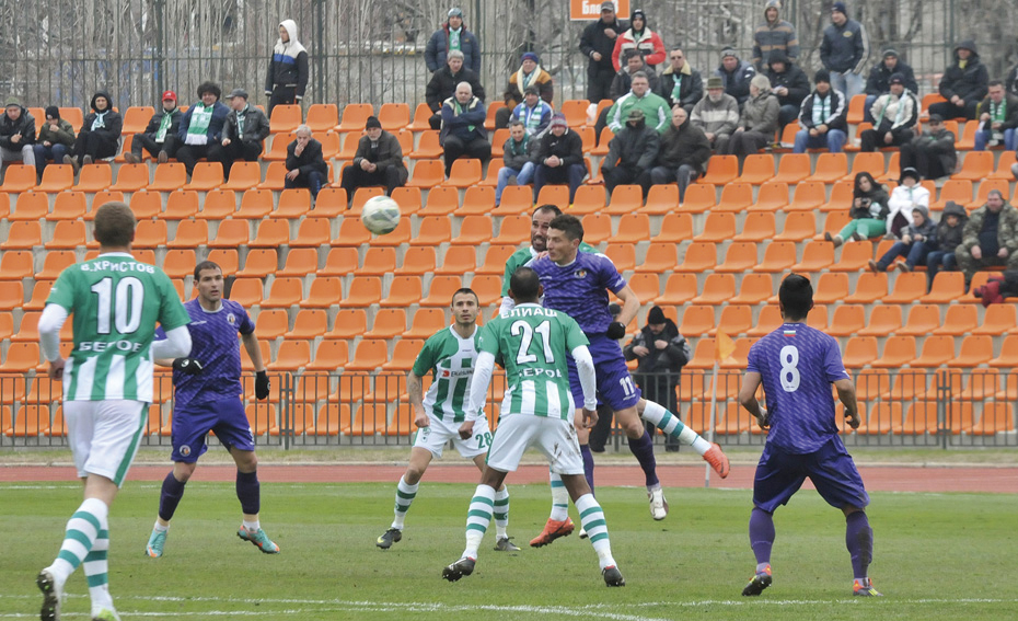 Спорт | ЦСКА следи двама   играчи на “Етър”