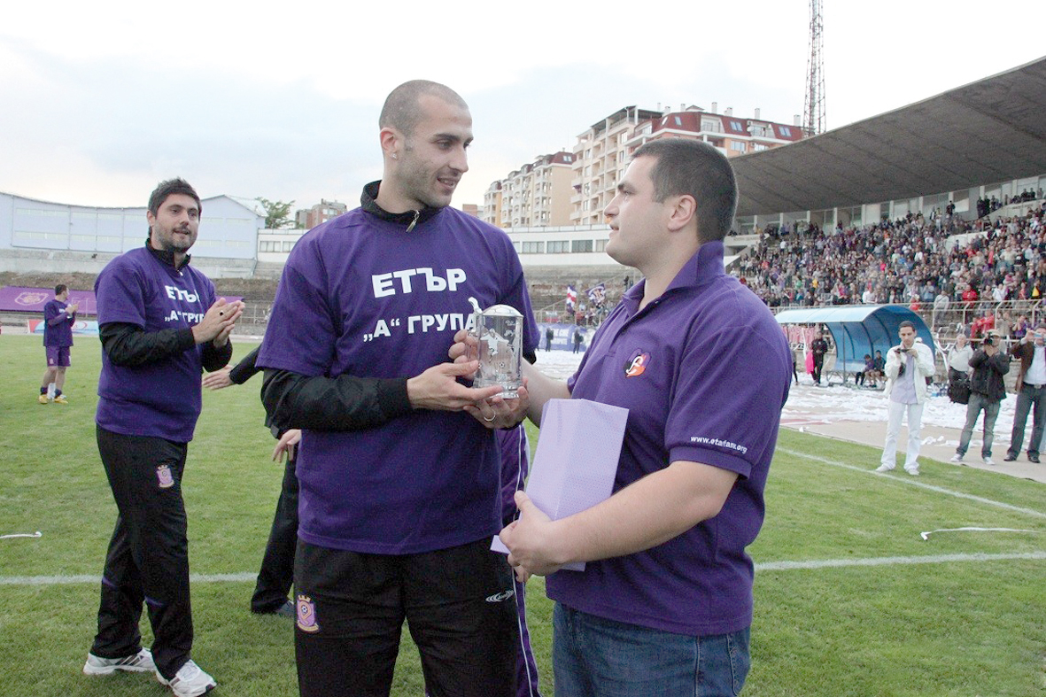 Спорт | “Етър” освободи и Ивайло Русев  и младежкия национал Веселинов