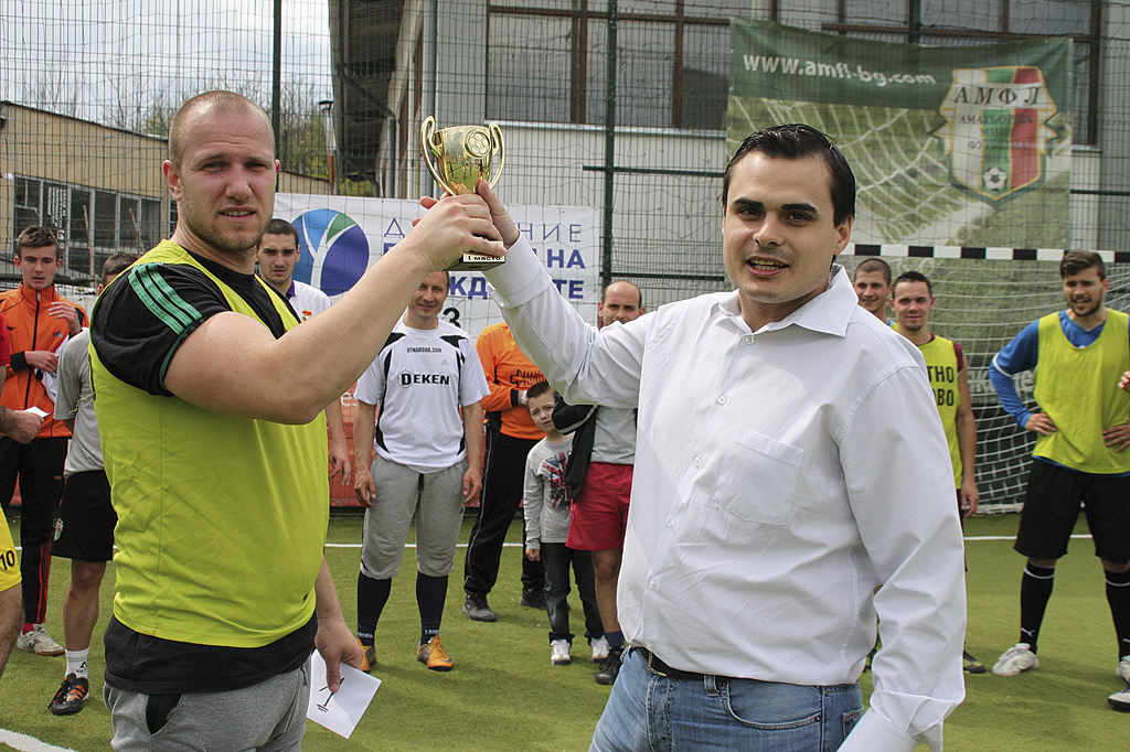 Пари и власт | 33 гола паднаха по време на футболен турнир,   организиран от “Движение България на гражданите”