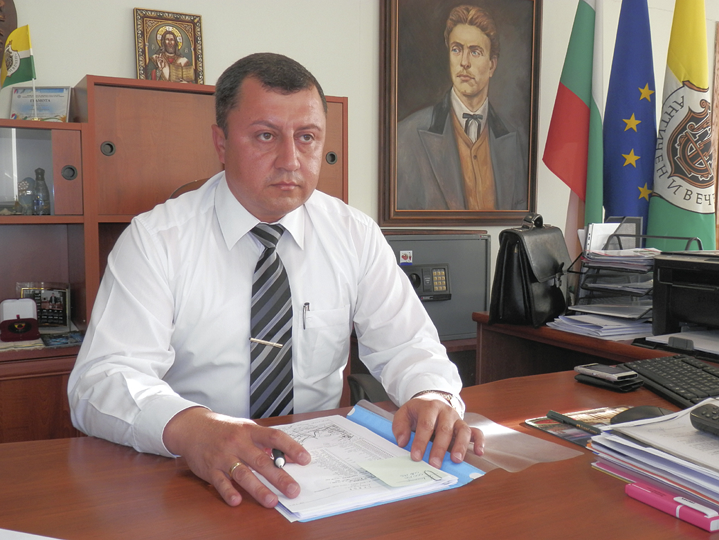 Пари и власт | инж. Емануил Манолов, кмет на Община Павликени, издигнат от БСП
