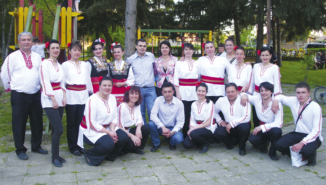 Срещата в с. Козаревец завърши с танцово шоу, поднесено на обществеността от невероятните изпълнители от танцов ансамбъл “Балканика” от Горна Оряховица.
