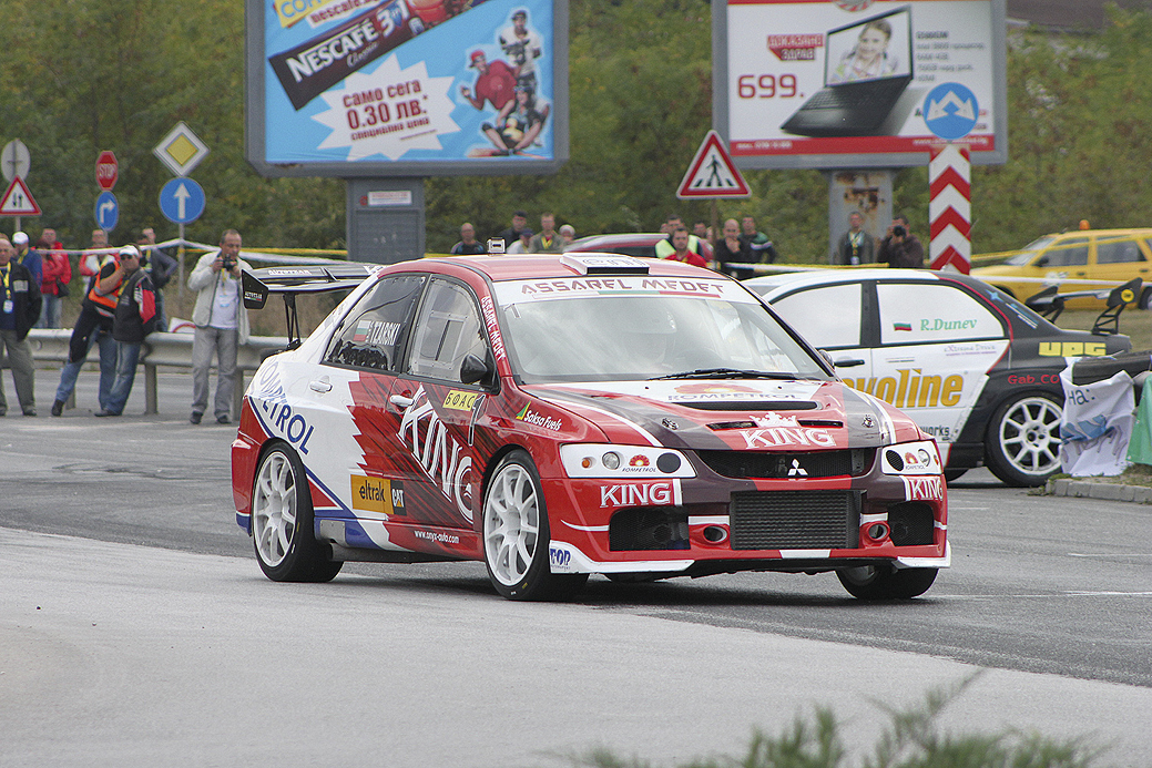 Спорт | Водещите пилоти стартират отново на “Писта Велико Търново”