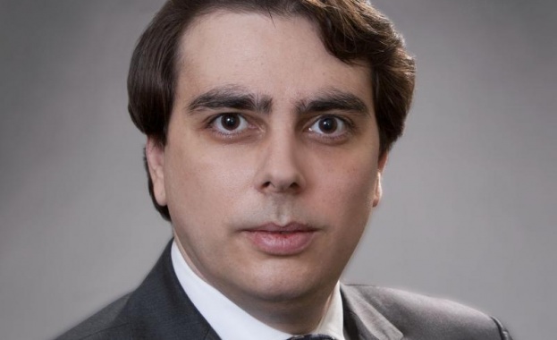 Пари и власт | Във Велико Търново  министърът на икономиката събира   земеделци и големи търговски вериги