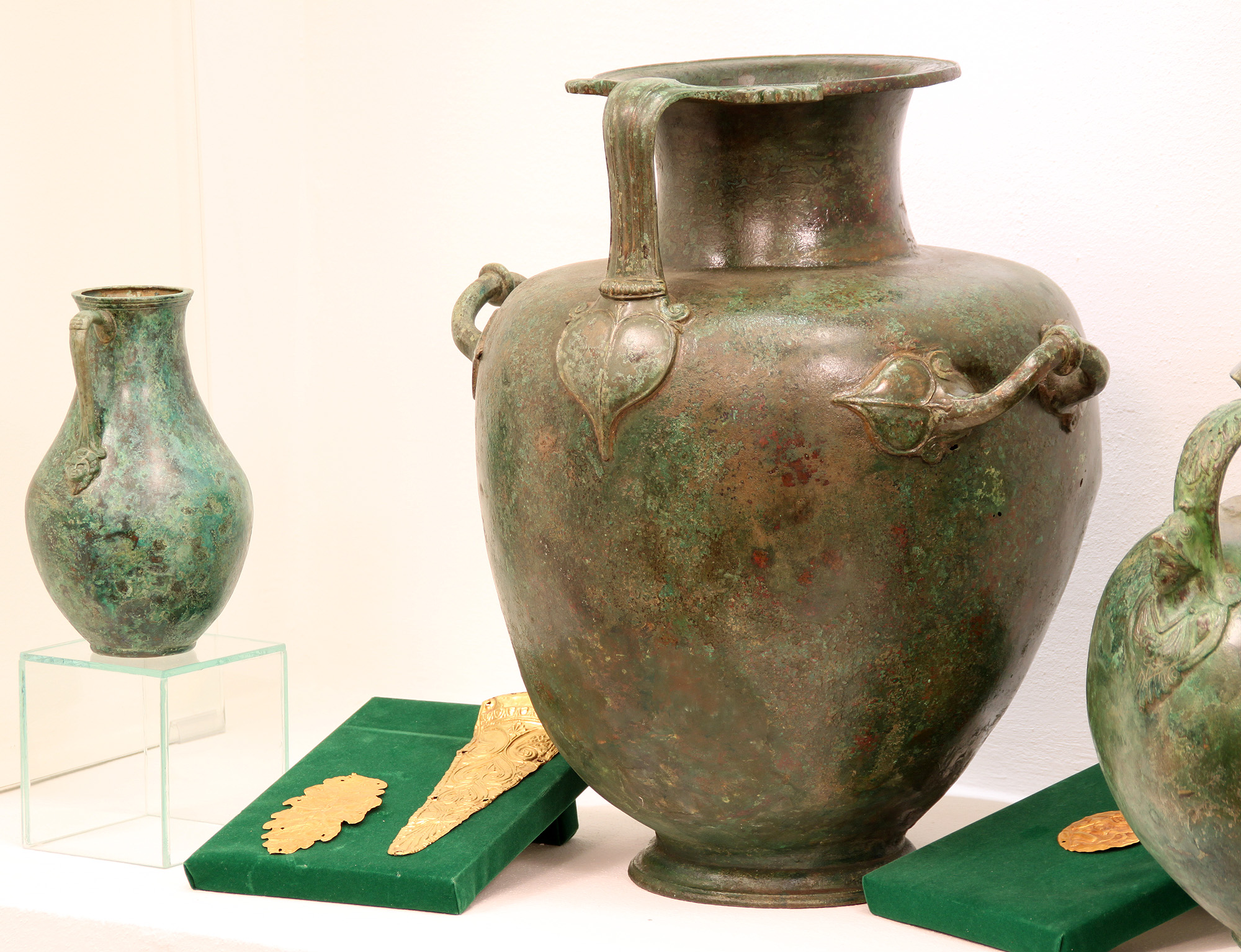 Горещи новини | Най-богатата колекция с монети на Деултум  в света представят във Велико Търново