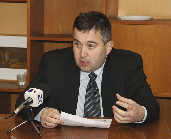 Пари и власт | В Златарица асфалтират селски улици   и пътища за   1,4 млн. лева