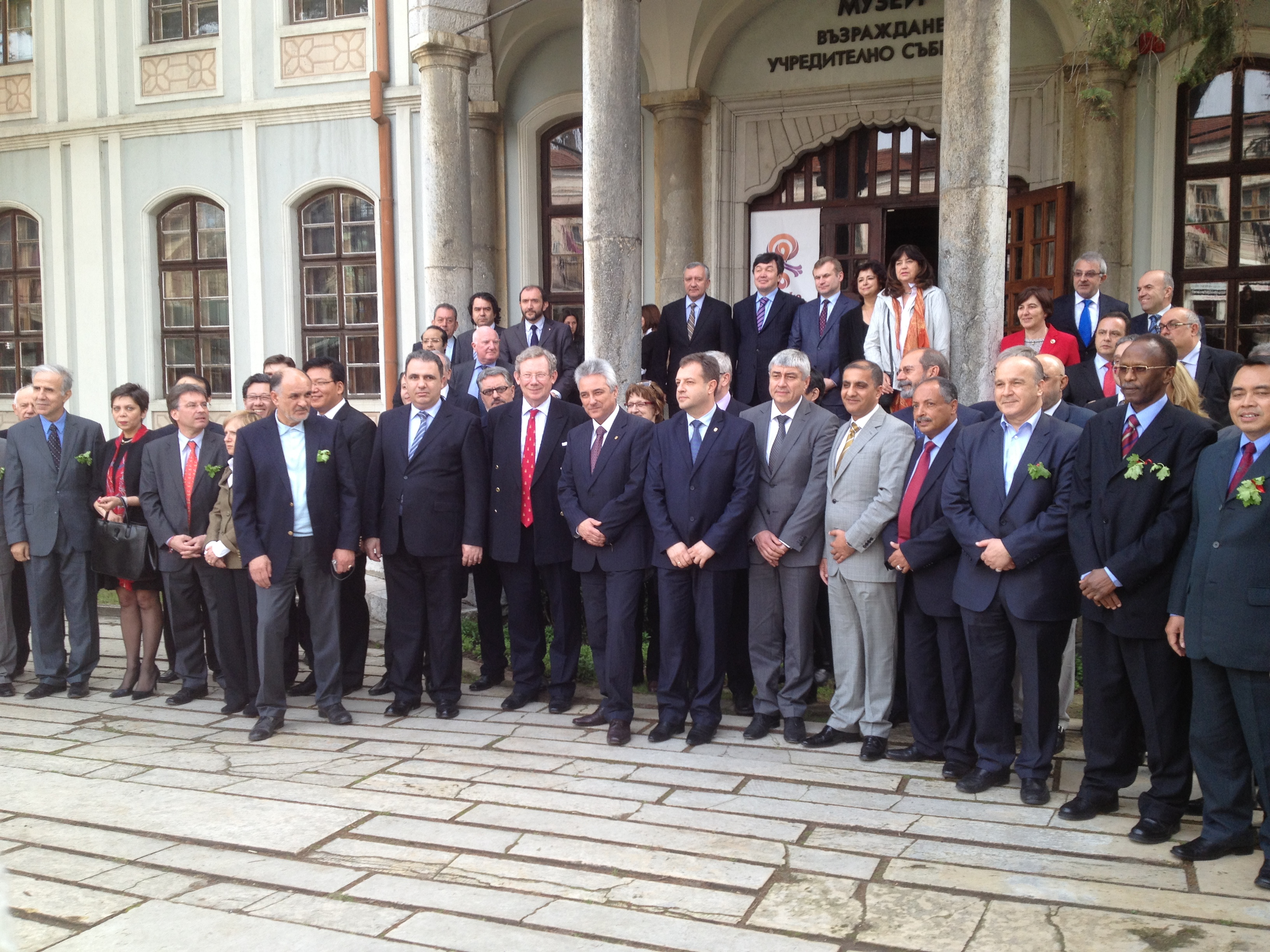 Горещи новини | Гарантирам, че изборите ще бъдат честни и демократични, заяви във Велико Търново служебният премиер Марин Райков