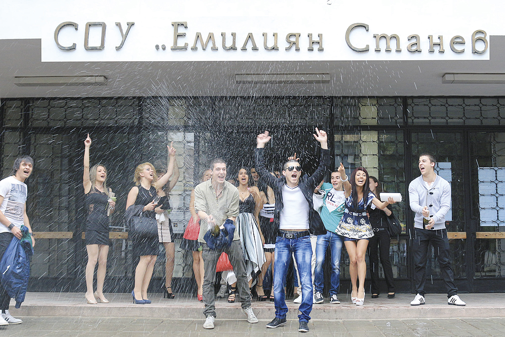 Общество | Абитуриенти