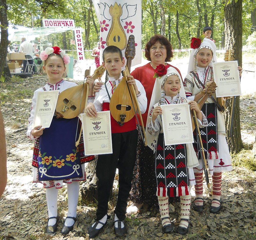 Общество | Малки гъдулари обраха наградите  на фестивала в Гълъбово