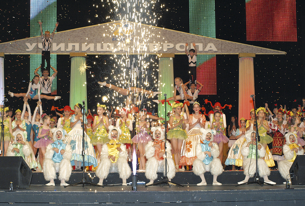 Общество | С празничен концерт Училища “Европа” отпразнуваха своята 20-годишнина