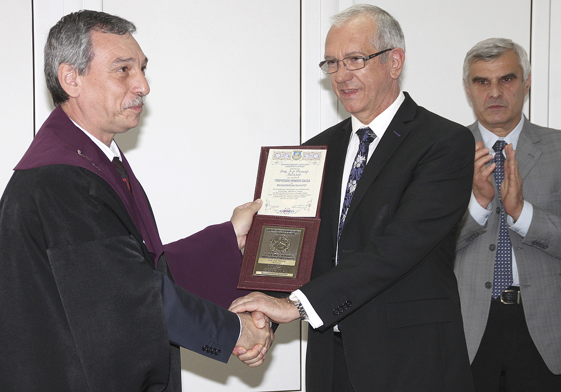 Общество | Шеф на Френския културен институт   стана почетен професор във ВТУ