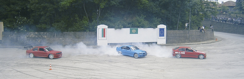 Общество | Силни емоции на авто-мото шоуто в Елена