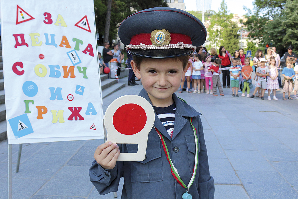 Общество | Деца от седем детски градини показаха познания по безопасност на движението
