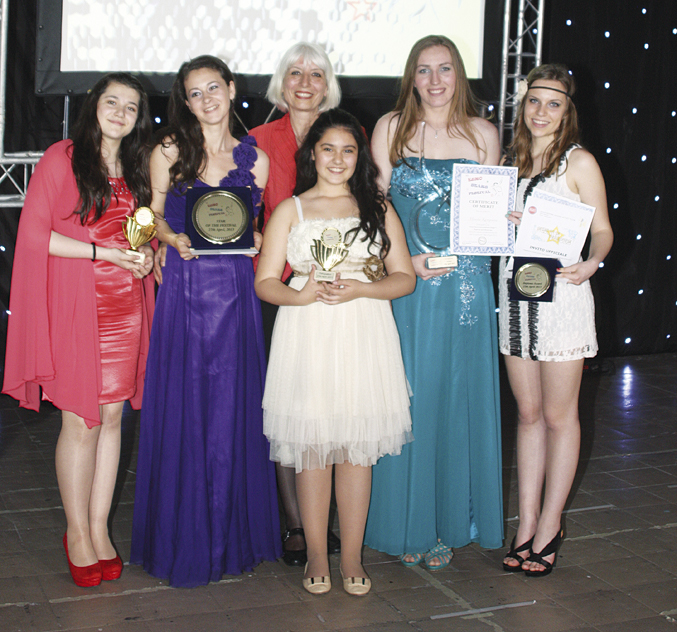 Общество | Стефани Борисова получи приза “Звезда на фестивала” в Малта