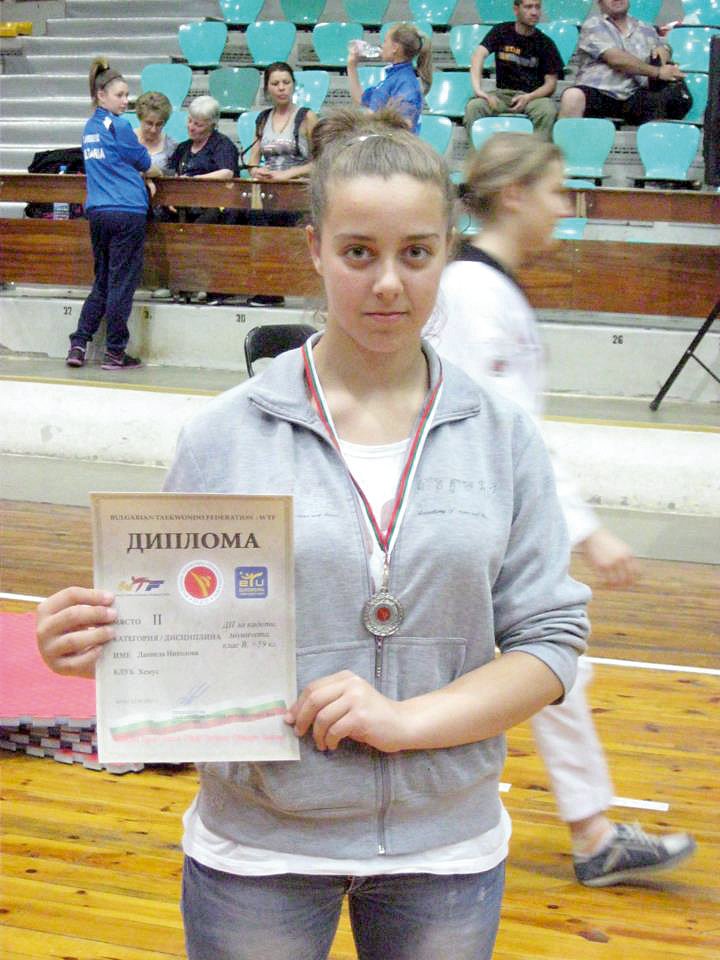 Даниела Николова стана вицешампионка по таекуондо.