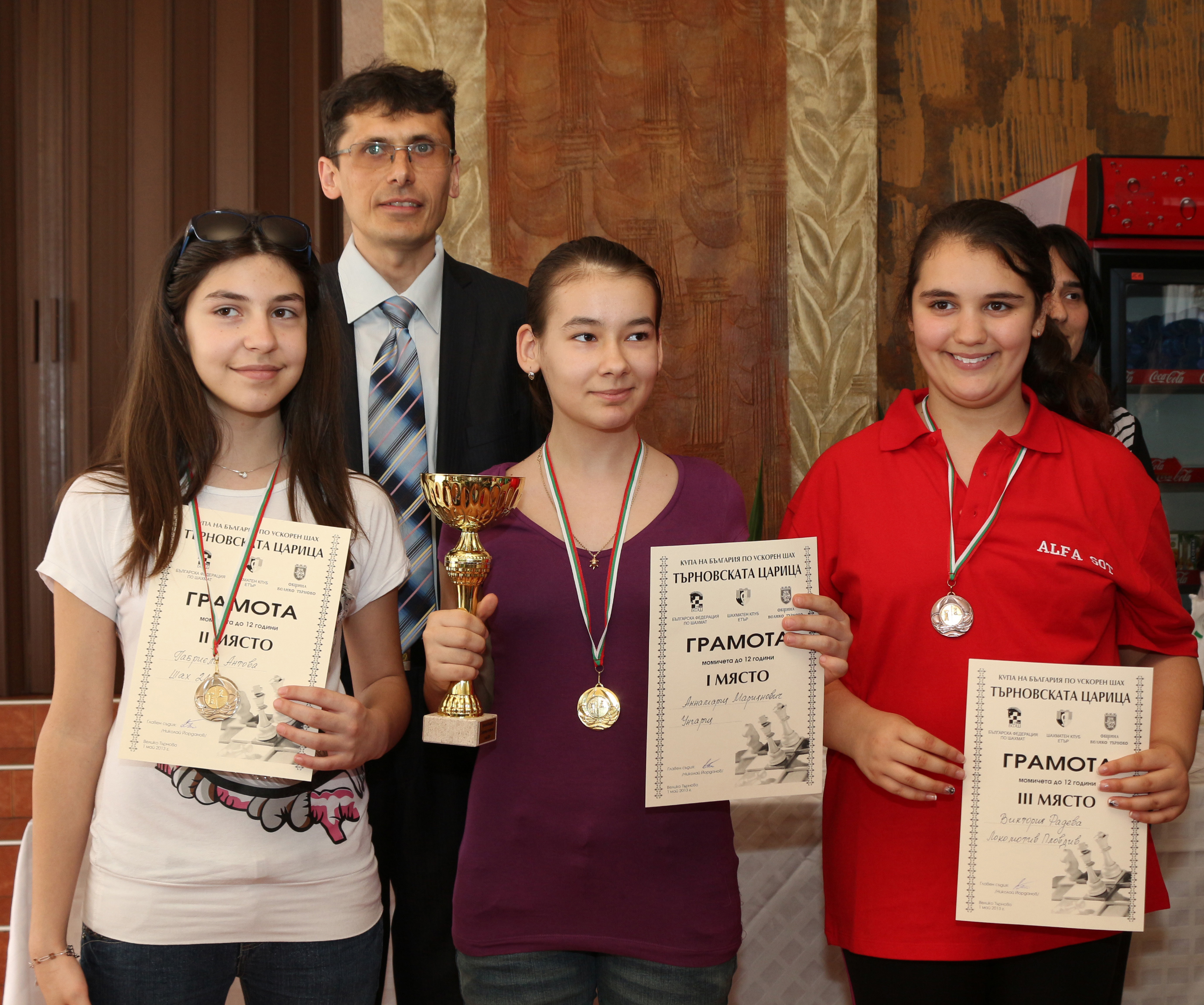 Горещи новини | Унгарската шахматна принцеса Аннамария Мариянович е „Търновската царица“ в 16-то издание на турнира по шахмат