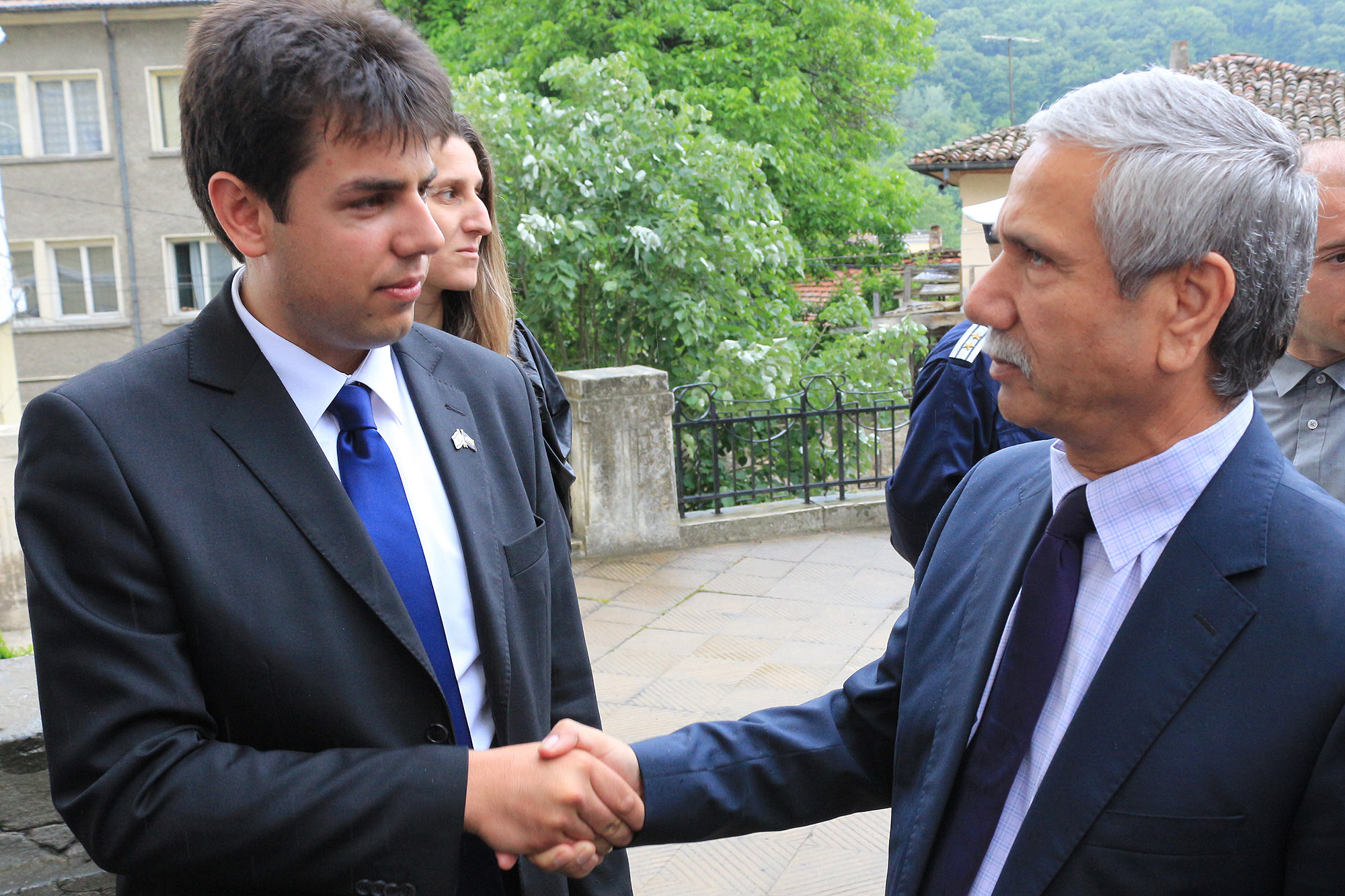 Горещи новини | Израелският посланик дойде на  открит урок в Хуманитарна гимназия