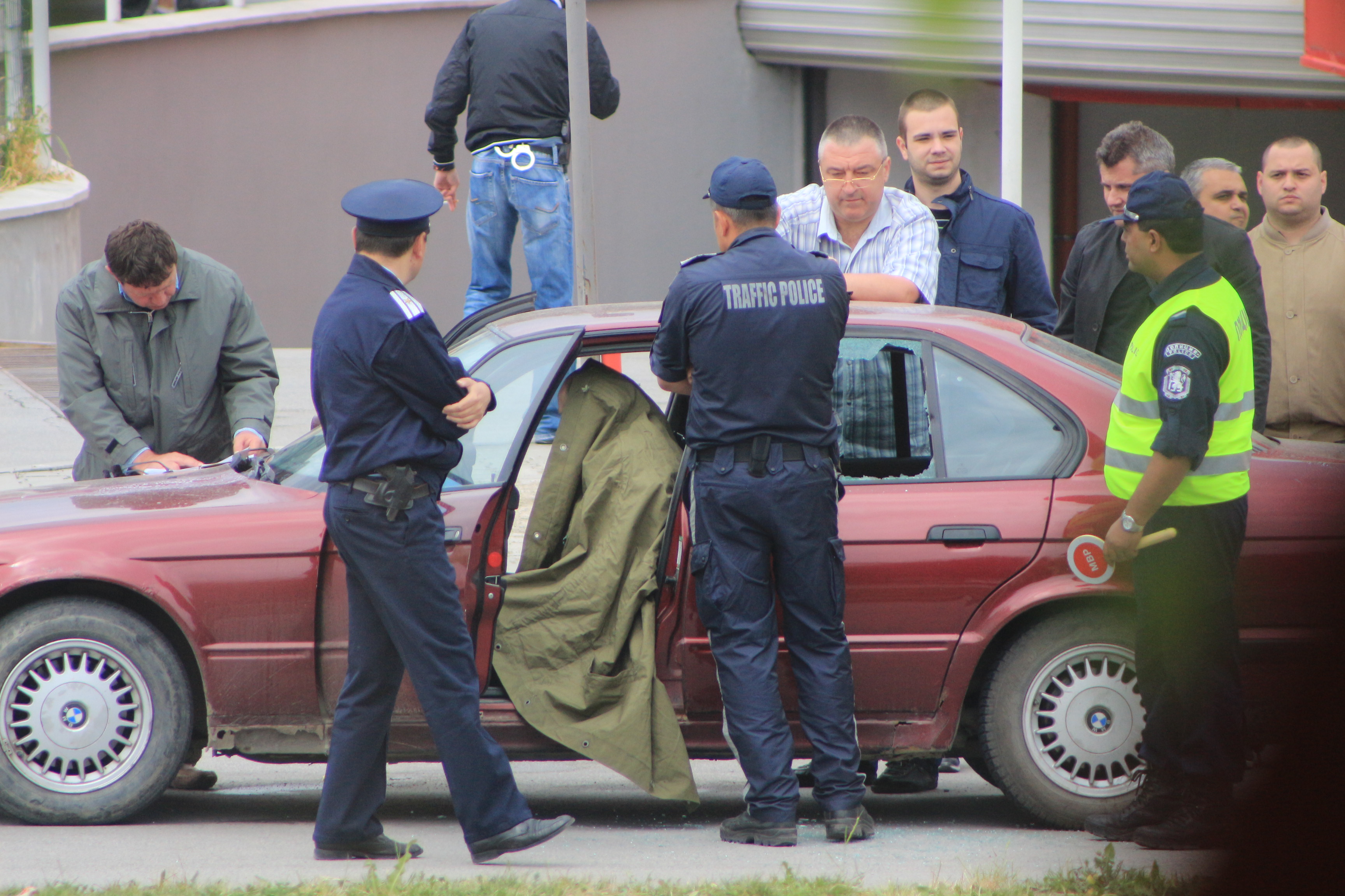 Горещи новини | Арестуваха полицай  при зрелищна акция