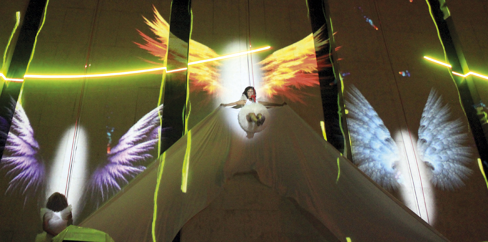 Общество | Над 8000 зрители   гледаха зрелищно   въздушно шоу