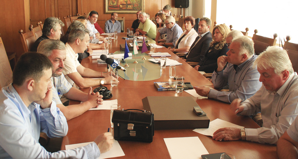 Общество | Кметът Панов призова депутати и съветници: “Да работим заедно и да лобираме   за важните проекти на В. Търново!”