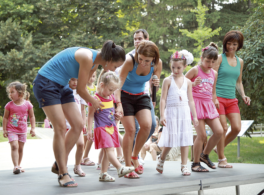 Общество | Гостите на салса фестивала  опитаха екзотични вкусотии