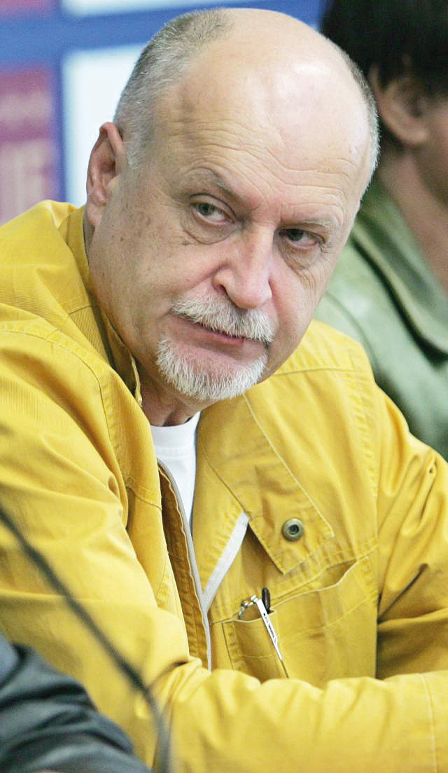 Общество | Фронтменът на “Сигнал” Йордан Караджов пред “Янтра ДНЕС”: “Готов съм отново да помагам и да давам съвети на младите”