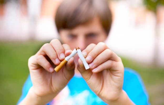 Общество | Проучване на РЗИ показа: Една трета от педагозите и медиците в  училищата и детските градини пушат