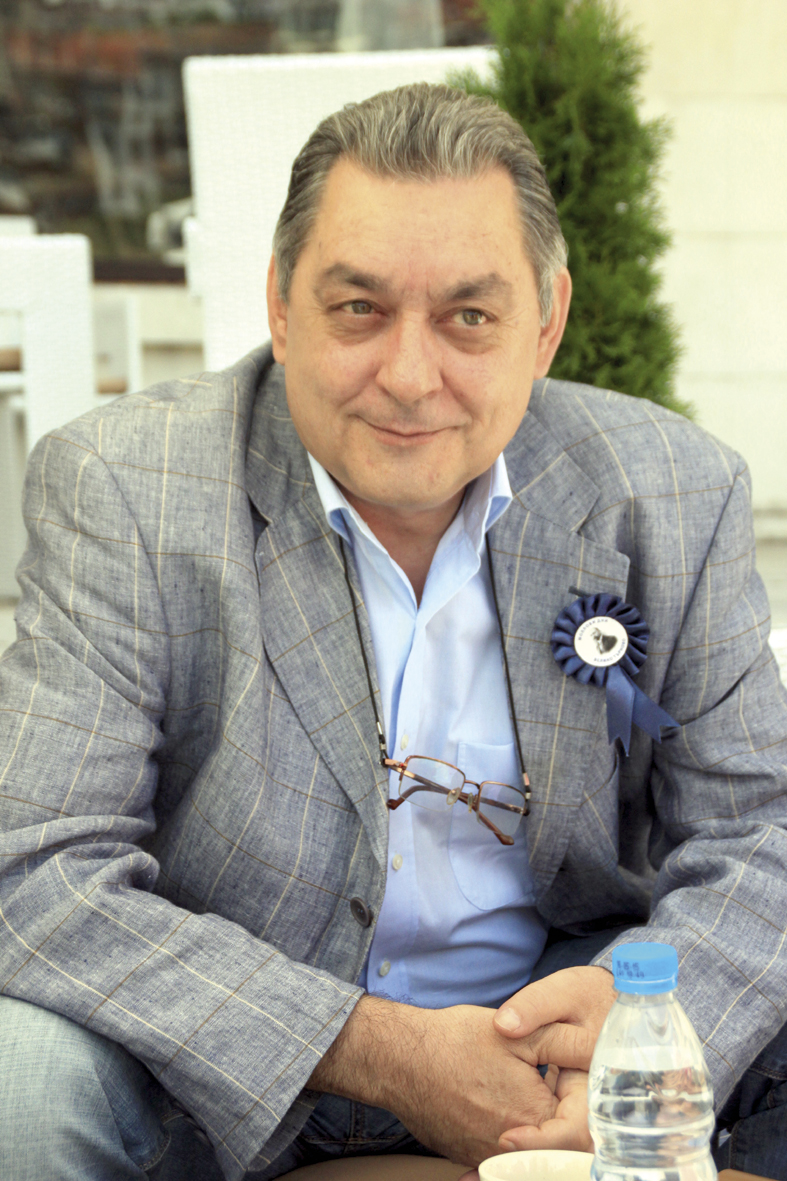 Общество | Д-р Цветан Райчинов, председател на БЛС: “Експерт, а не политик, трябва   да управлява здравната каса”