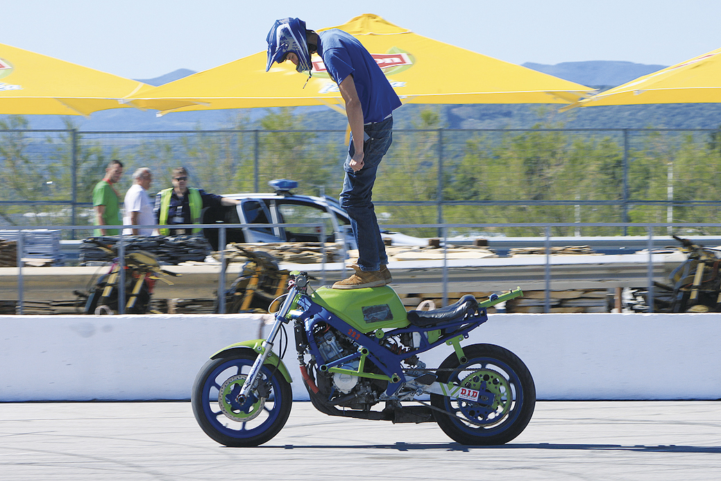 Спорт | Шампионът на Беларус спечели надпреварата по стънт във В. Търново