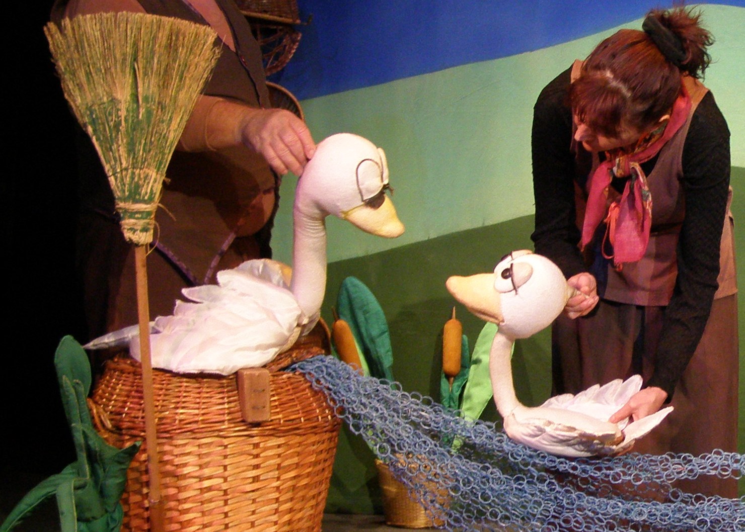 Общество | Отново Андерсен на сцената на куклен театър “Весел”