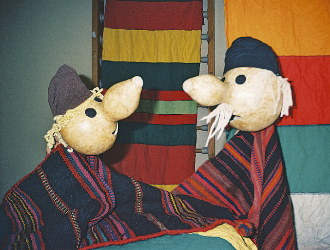 Общество | С “Хитър Петър” театър “Весел” закрива   своя първи сезон в читалище “Искра”