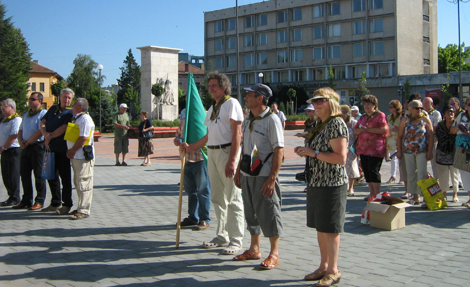 Общество | Наградиха   туристи  ветерани
