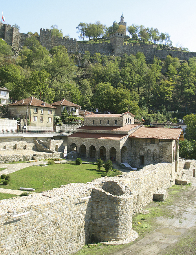 Общество | Отпускат 5000 лв. за разкопки  в двора на “Свети 40 мъченици”