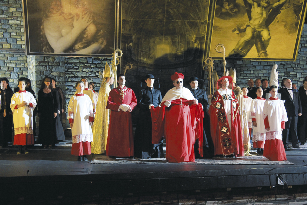 Общество | Подготвят разходка зад кулисите на операта “Бал с маски” на Царевец