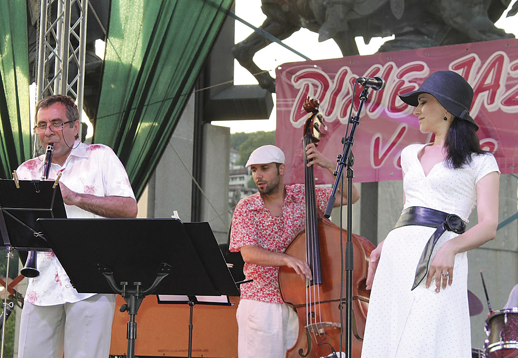 Общество | Осем бенда ще свирят на Асеневци по време на търновския Джаз фест