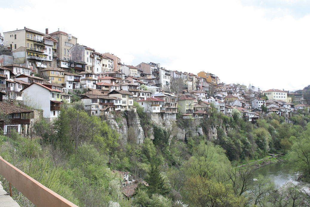 Общество | След Чикаго, Рим, Мадрид, Амстердам и Букурещ световната среща на българските медии ще се проведе във В. Търново