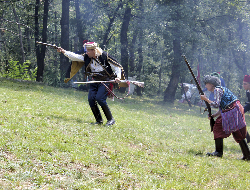 Клуб “Традиция” отбеляза 145 г. от подвига на войводите Хаджи Димитър и Стефан Караджа