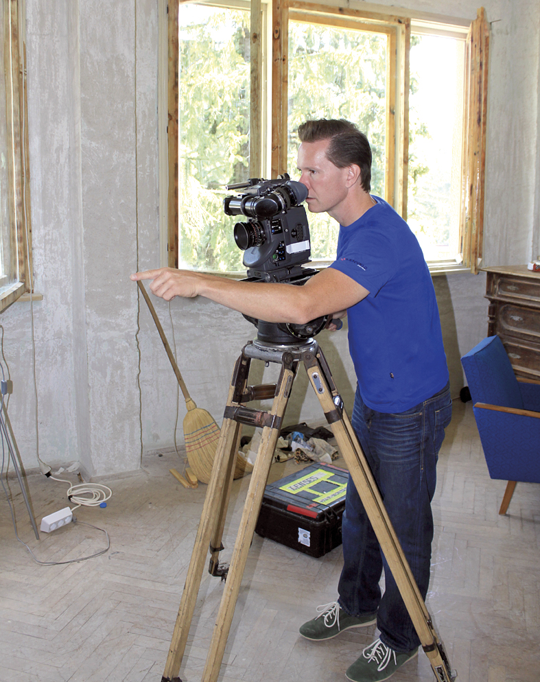 Общество | Американец снима филм с   Васил Михайлов в Ново Градище