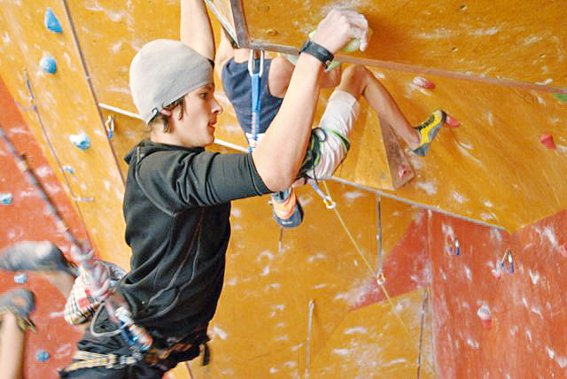 Спорт | Без българско участие на финалите на Европейската младежка купа по катерене