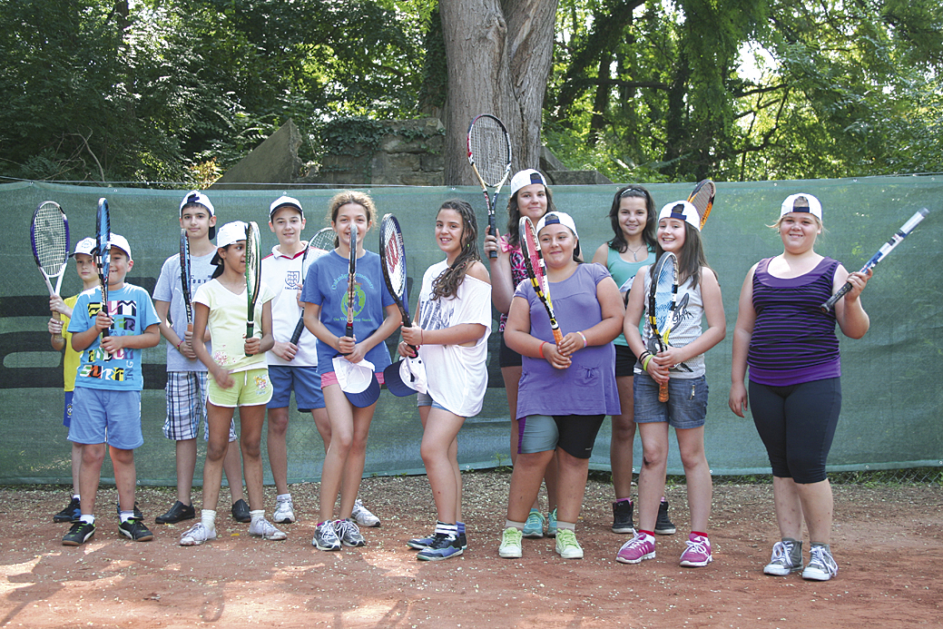 Тенис клуб “Барс” удължи с 1 седмица безплатните занимания за учениците от общината