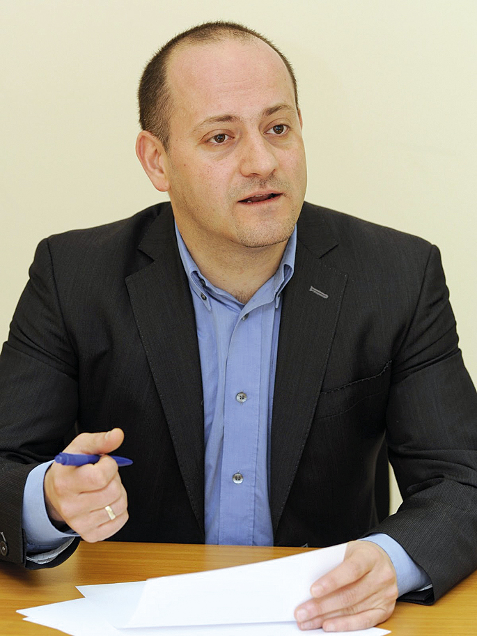 Пари и власт | Радан Кънев, председател на ДСБ : “Коалицията ни ще е факт до края   на годината, защото до месец   кабинетът може да подаде оставка”