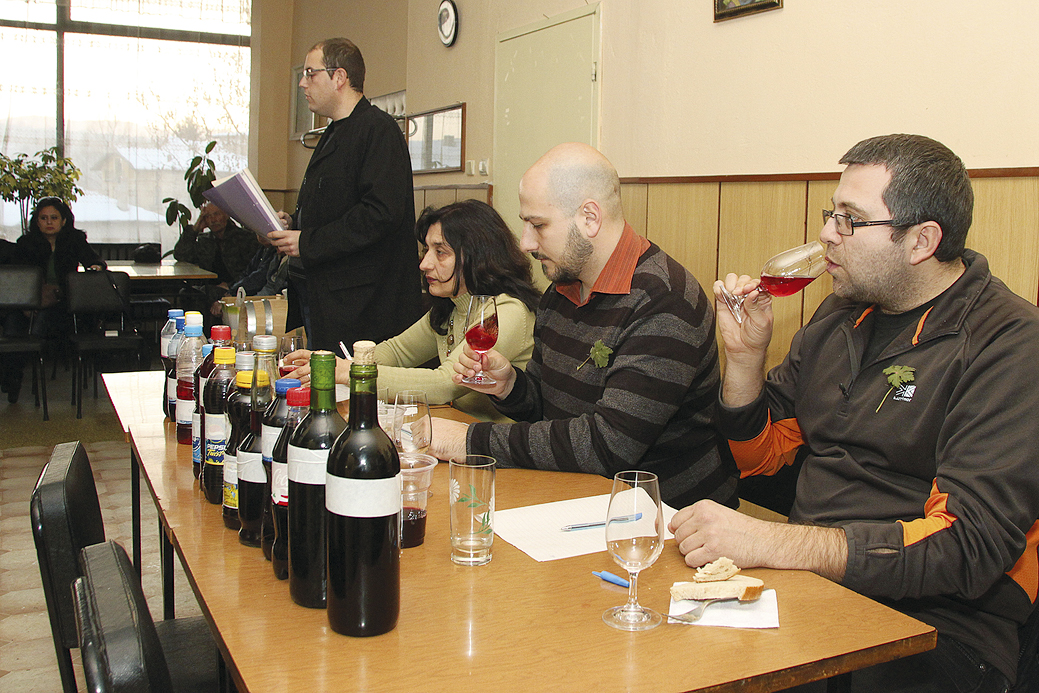 Майстори винари   мериха сили   в Килифарево