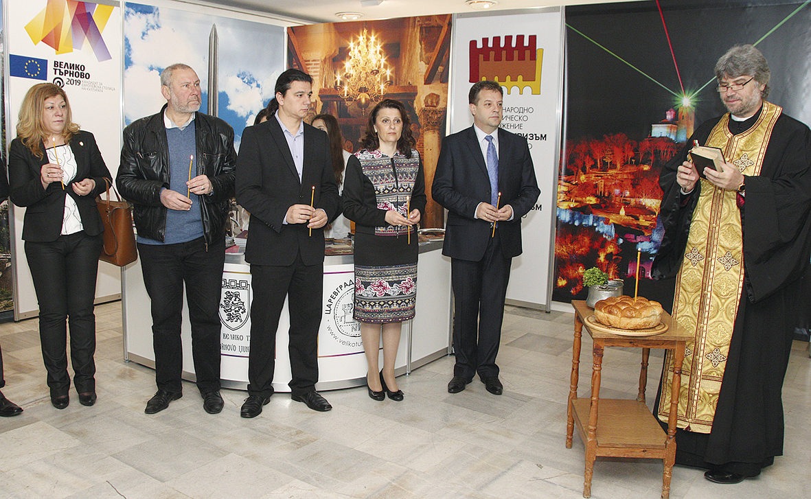 Преди 11 години във В. Търново за първи път започна да се говори за културен туризъм, каза при започването на борсата кметът Даниел Панов.