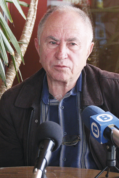 Стефан Стефанов, председател на Български пчеларски съюз – 1899 г. Сладък сироп от Китай, вместо мед, залива пазара у нас