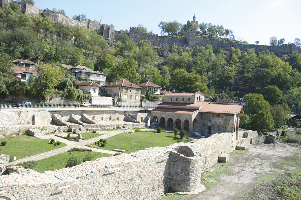 Отпуснаха 22 000 лева за разкопки в южния двор на “Свети 40 мъченици”