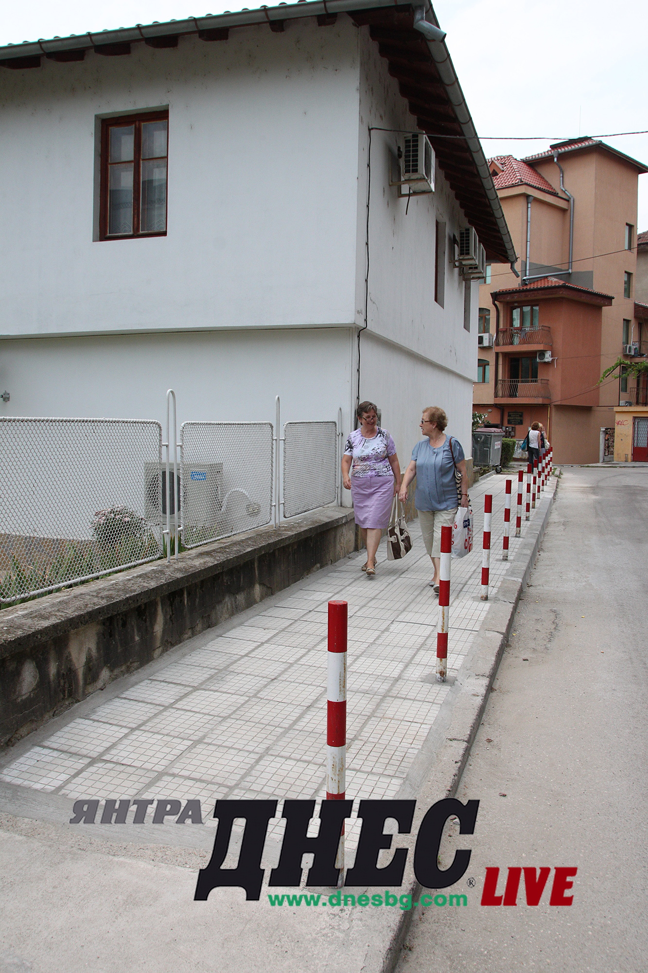 25 метра нови тротоари положиха на ул. “Страцин” във Велико Търново