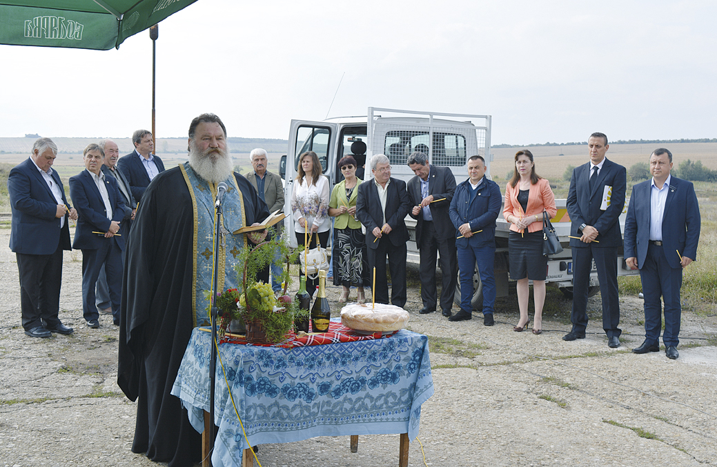 В Павликени направиха първа копка за рехабилитация на 15 км пътища