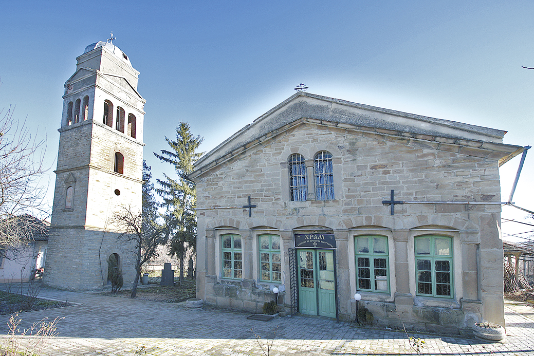 Горещи новини | Българи от Неапол  спасяват църква